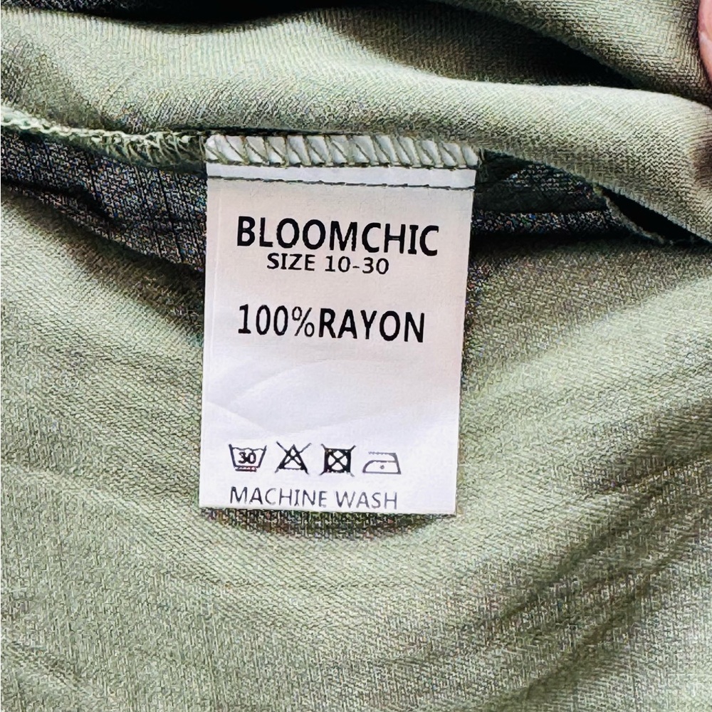 Bloomchic Elegant Olive Green Women's Dress, 18-20 - Picture 9 of 10